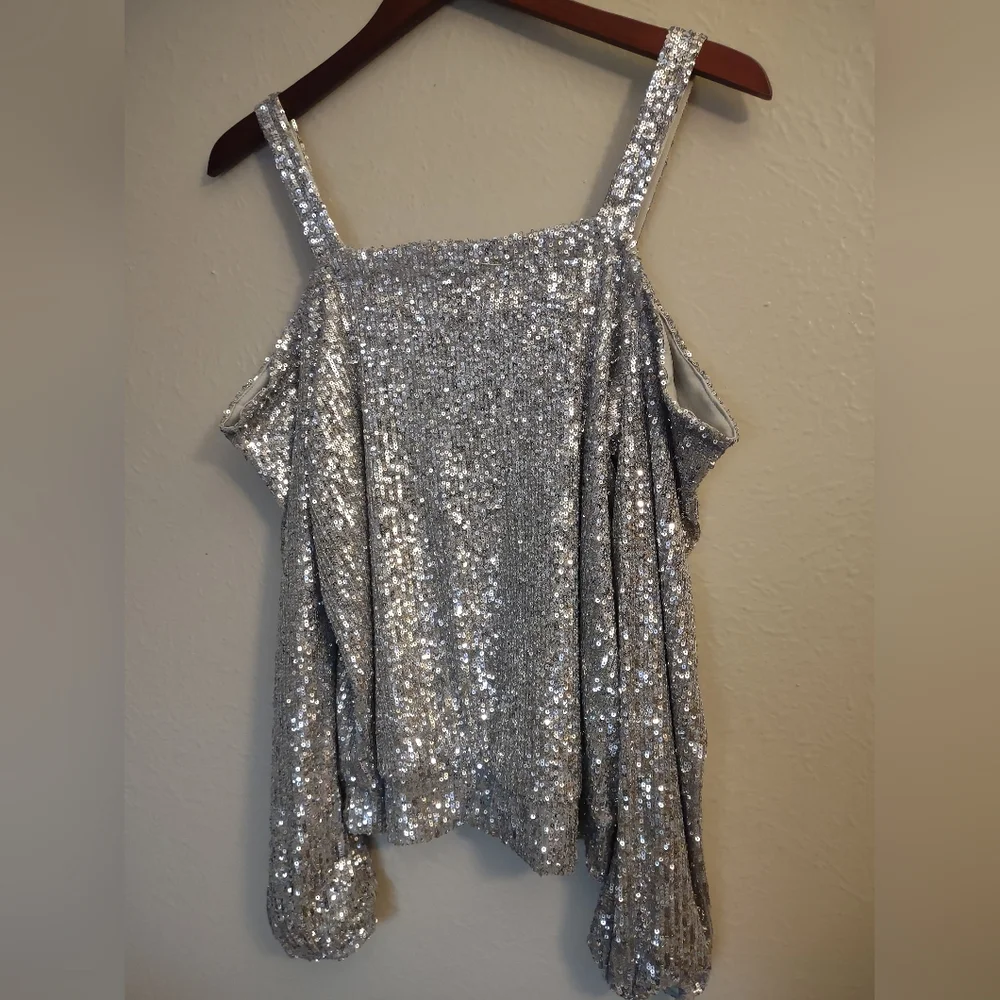 New Cable & Gauge Party Holiday Silver Sequin Cold Shoulder Blouse L - Picture 7 of 13
